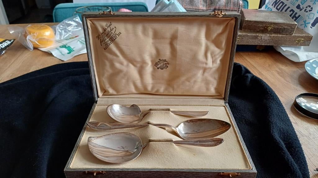 3 Keltum Puntfilet opscheplepels in doos, Antiek en Kunst, Ophalen of Verzenden