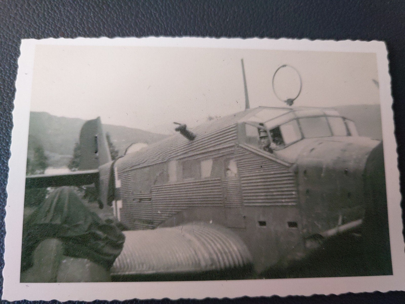 wo2foto van een Junkers Ju 52 vliegtuig,piloot, Ophalen of Verzenden, Nederland