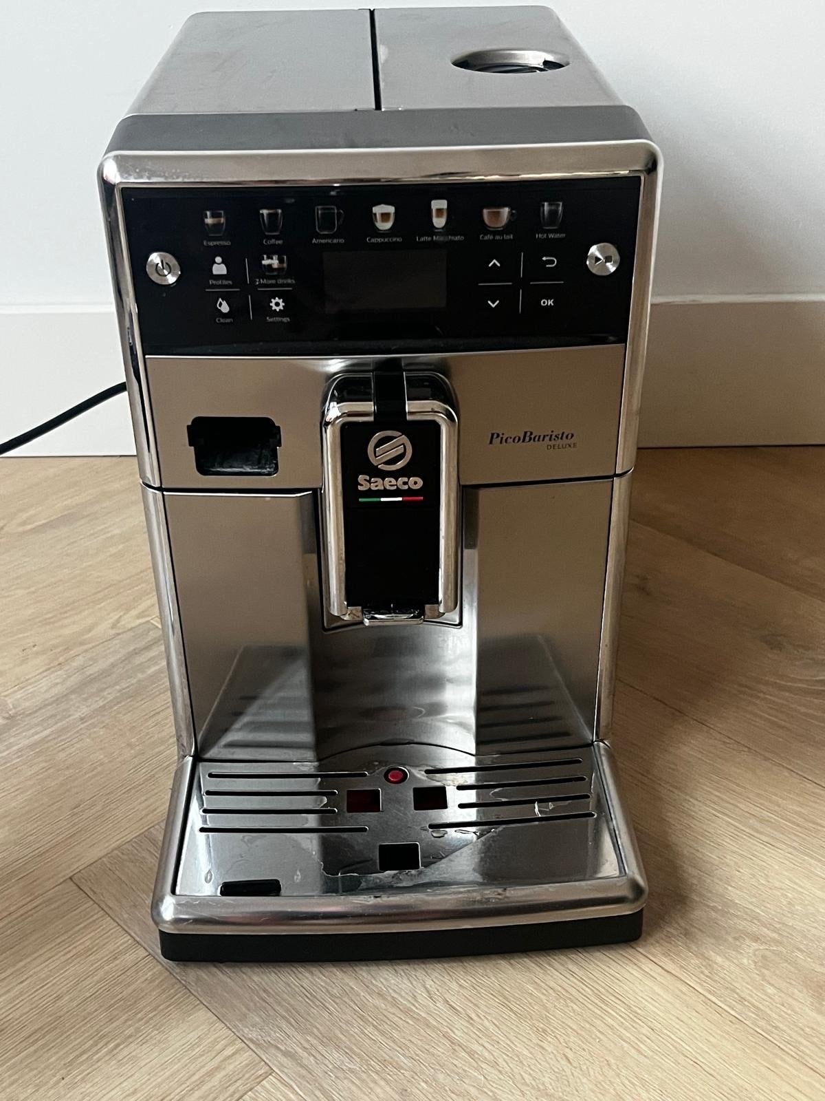 Philips Saeco PicoBaristo Deluxe SM5573 Koffiemachine, Witgoed en Apparatuur, Koffiezetapparaten, Ophalen, Afneembaar waterreservoir