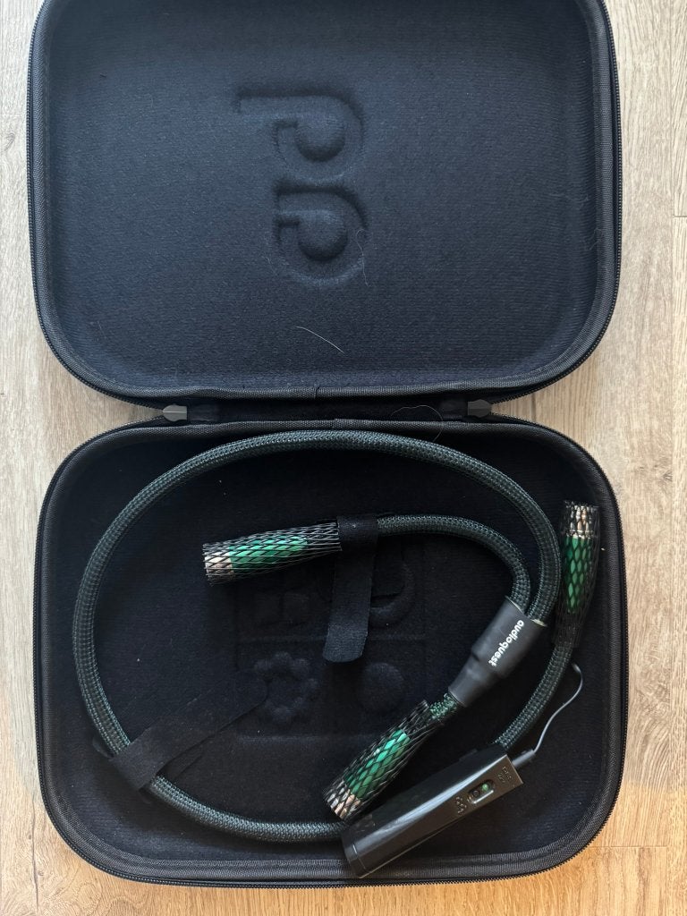 AudioQuest Earth XLR Splitter 75 cm (1x Female naar 2x Male), Ophalen of Verzenden, Zo goed als nieuw, Minder dan 2 meter, Interlink-kabel