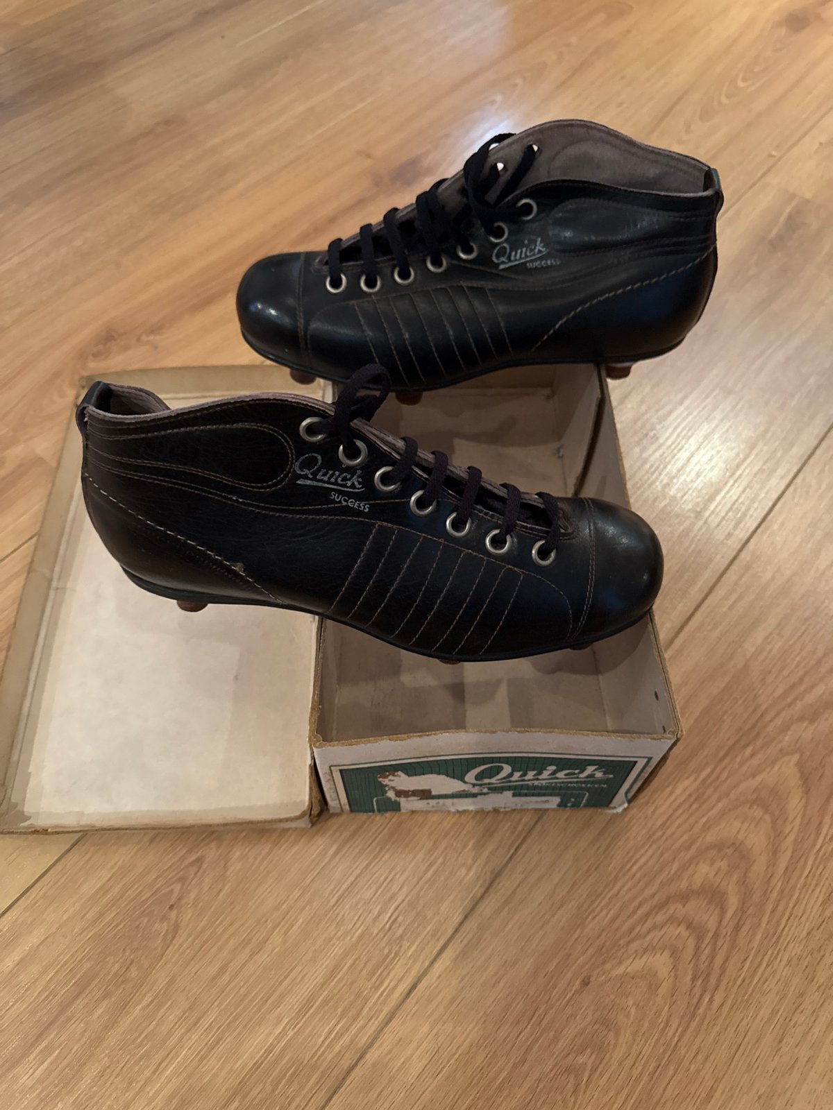 Originele antieke Quick voetbalschoenen (jaren '30/'40), Ophalen of Verzenden, Gebruikt, Overige sporten, Overige typen