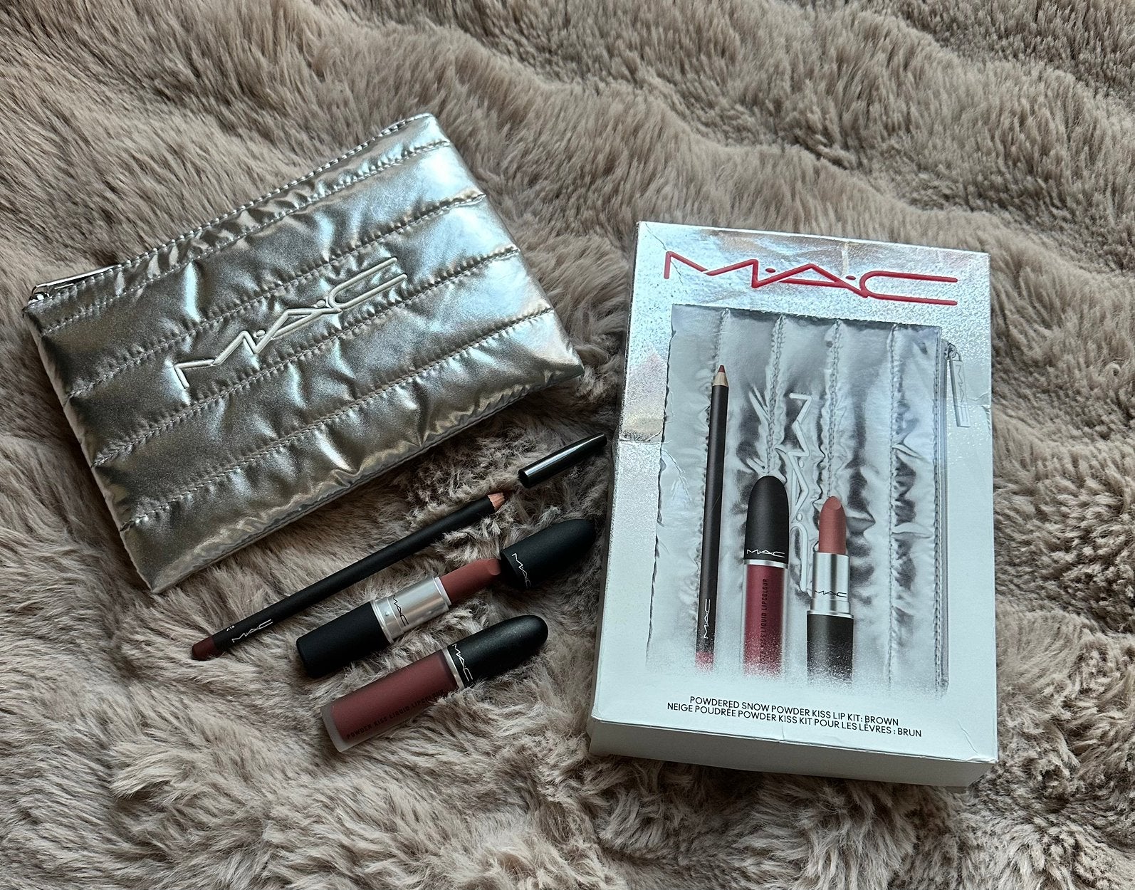 Nieuw! MAC lipliner, lipstick, liquid lipstick en tasje set, Ophalen of Verzenden, Zo goed als nieuw, Rood, Lippen