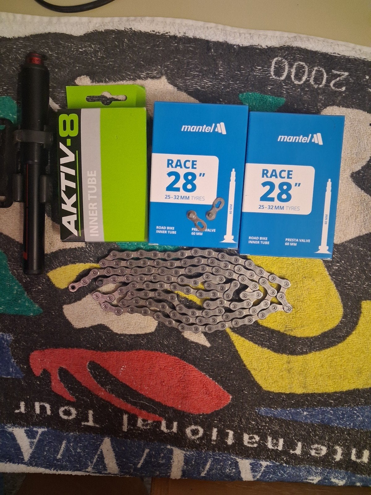 Fietsaccessoires: Binnenbanden, ketting, pompje, wieltassen, Mavic, Shimano, Colnago, Gebruikt, Band, Ophalen of Verzenden