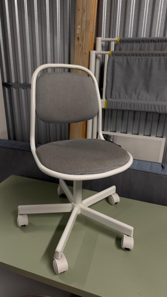 Children's desk chair, Kinderen en Baby's, Kinderkamer | Tafels en Stoelen, Ophalen, Gebruikt, Stoel(en)