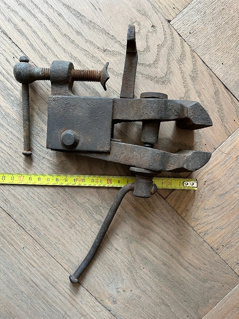 Kleine smeedijzeren bankschroef, Antiek en Kunst, Ophalen of Verzenden