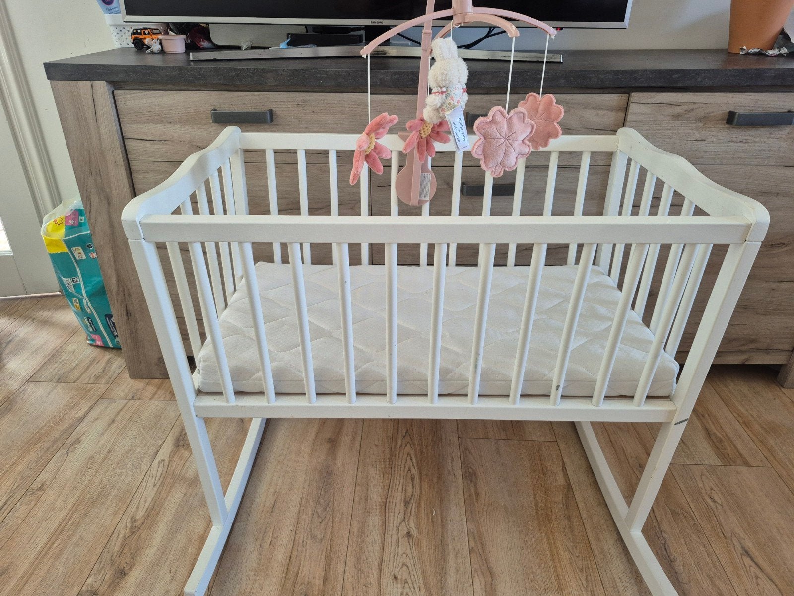 Wieg kinderbed goede staat incl matras en carousel, Ophalen, Zo goed als nieuw, Wieg