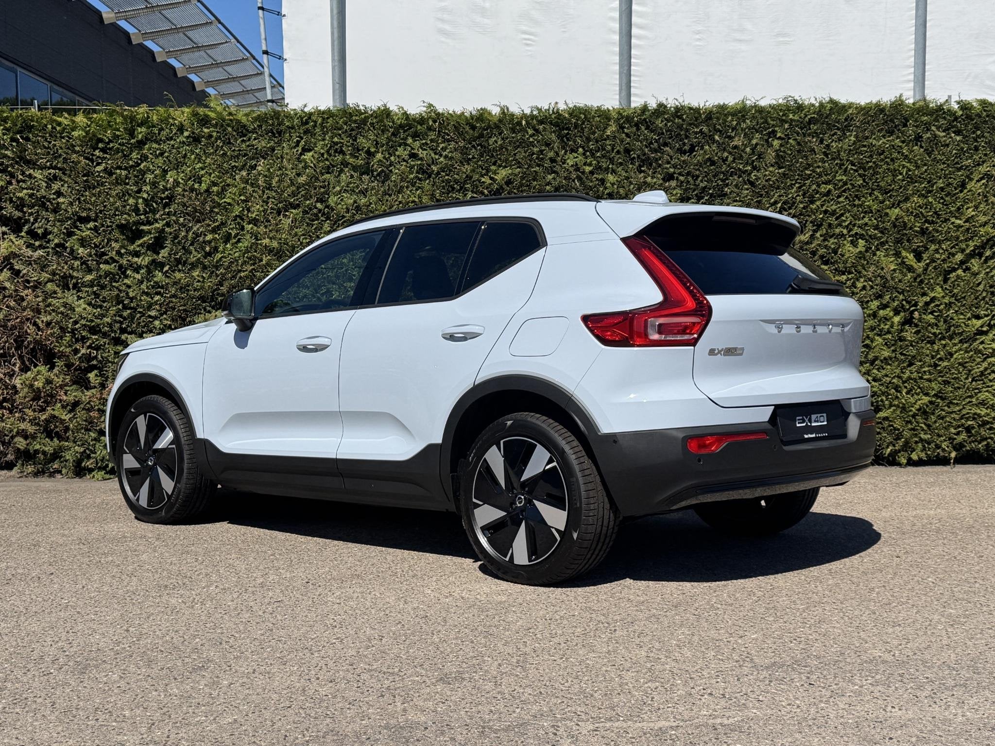 Volvo EX40 Single Motor Extended Range Business Edition | H&, Auto's, Automaat, Huisgarantie, Blauw, SUV of Terreinwagen