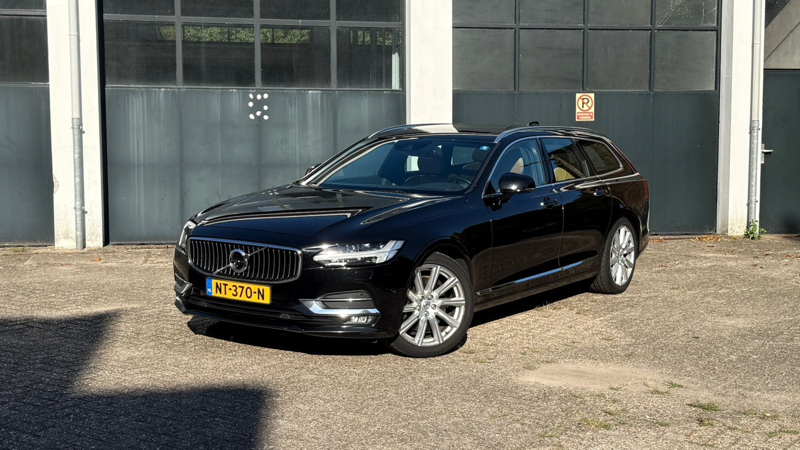 Volvo V90 2.0 T5 Inscription 2017 Zwart, 15 km/l, 1969 cc, Zwart, Stationwagon