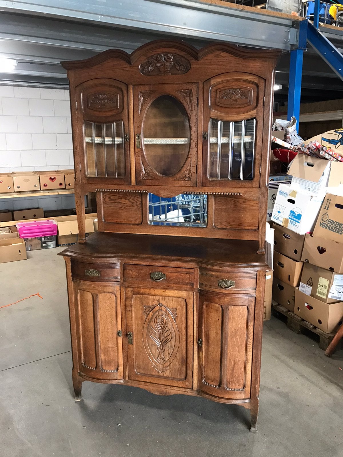 Antieke wandkast vitrinekast mooie stijl, Ophalen of Verzenden