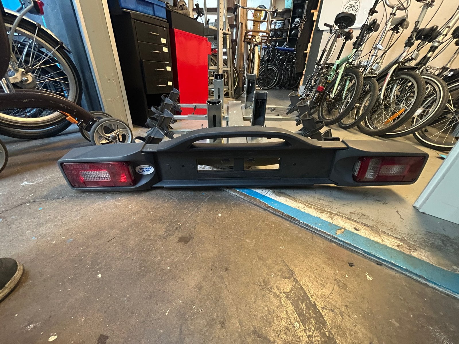 Fietsendragers 4 x twiny load  met slotels ,bijna nieuw €250, Ophalen, Zo goed als nieuw, Trekhaakdrager