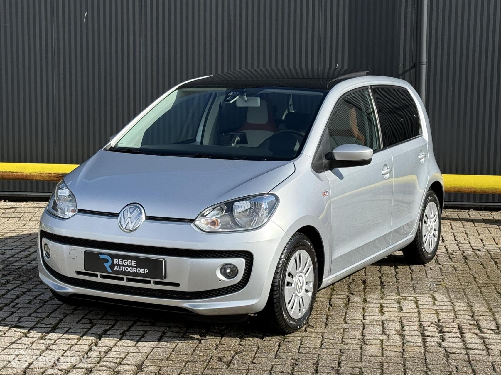 Volkswagen Up! 1.0 high up! PANORAMADAK |CRUISE | PDC, Gebruikt, Up!, 4 stoelen, Bedrijf