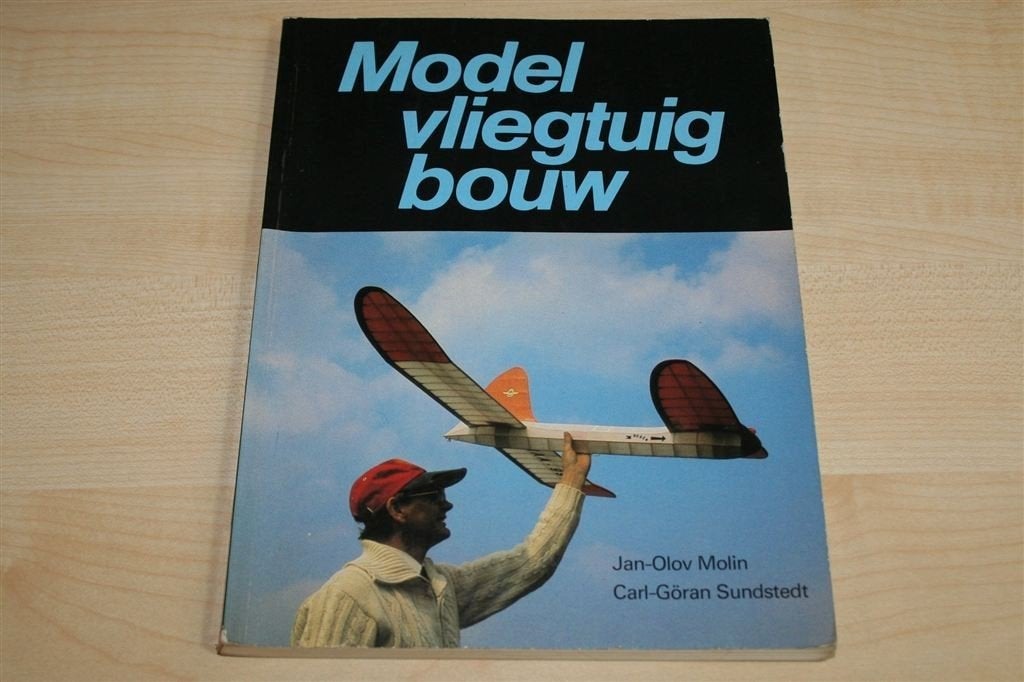 Modelvliegtuigbouw [1983] — 1e Druk — Rijk Geïllustreerd, Ophalen of Verzenden, Gelezen, Overige onderwerpen