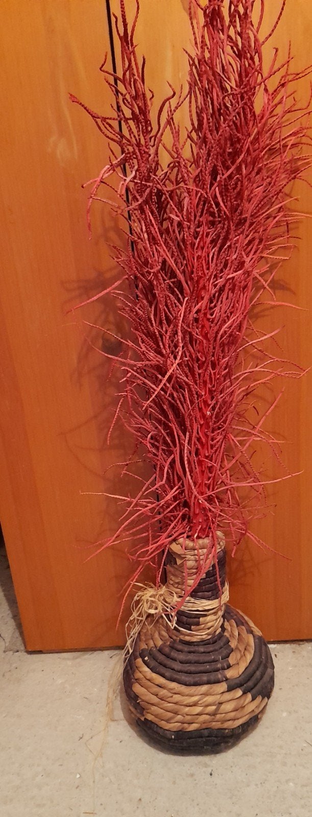 Rotan vaas met takken, Ophalen, Zo goed als nieuw