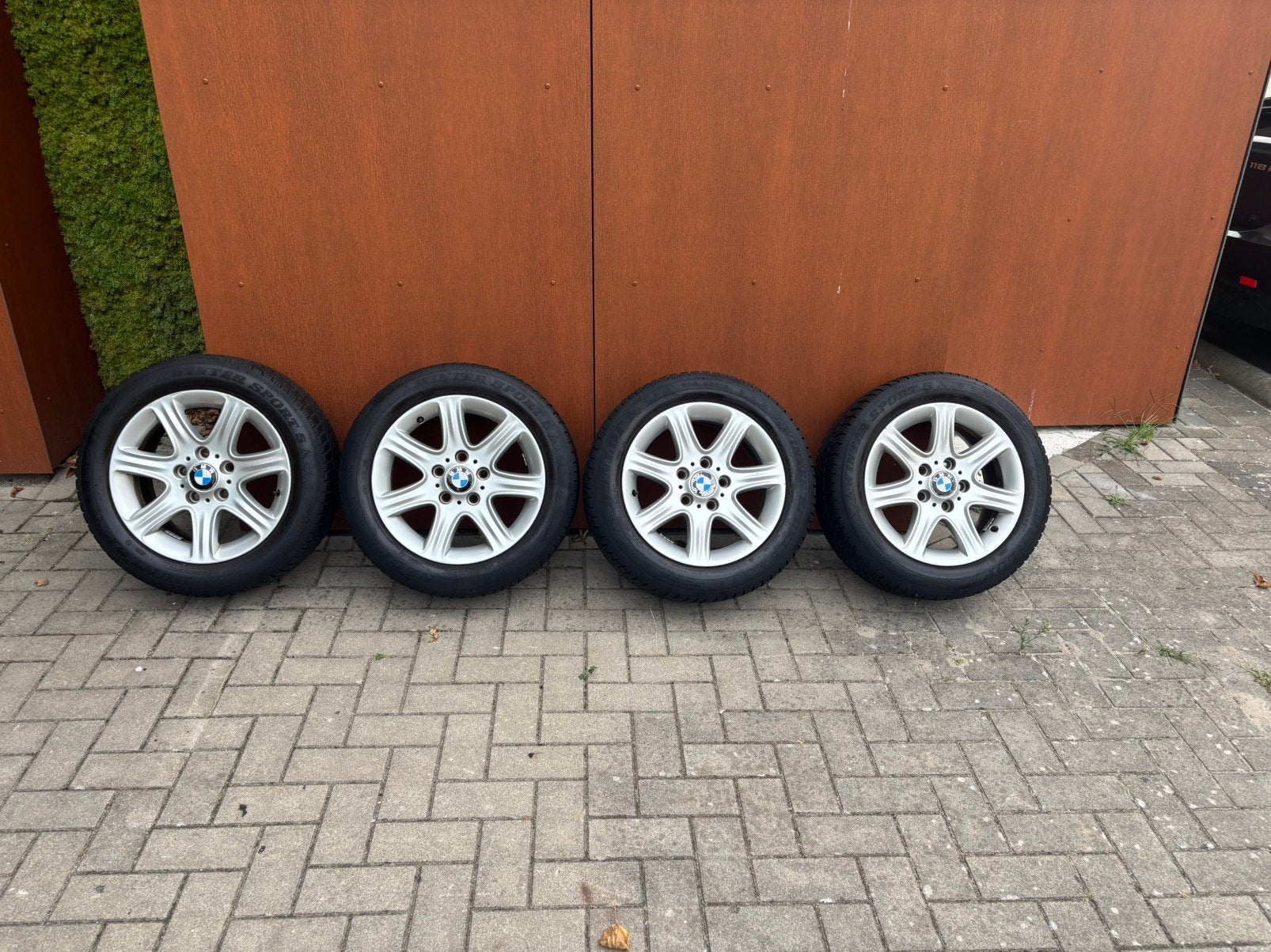 Winterbanden Dunlop met originele BMW velgen - 16 inch, Ophalen, Gebruikt, 16 inch, Banden en Velgen