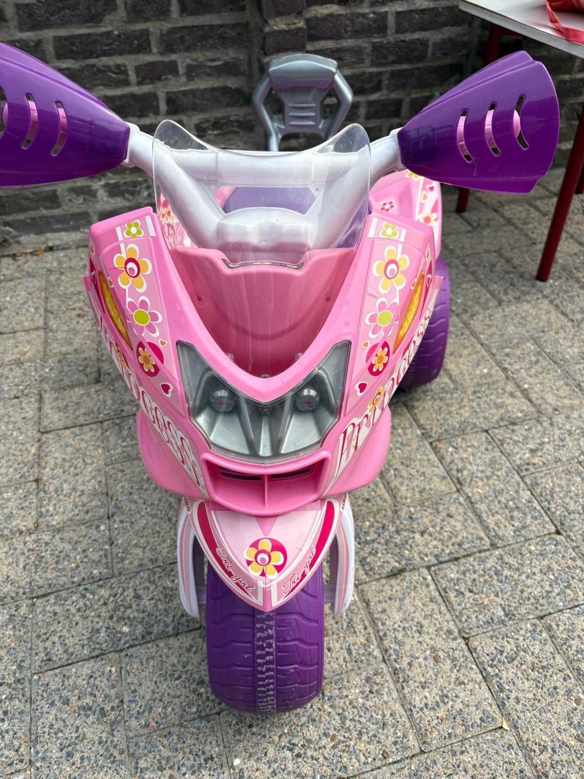 Roze elektrische kinderscooter met 3 wielen, Ophalen, Zo goed als nieuw