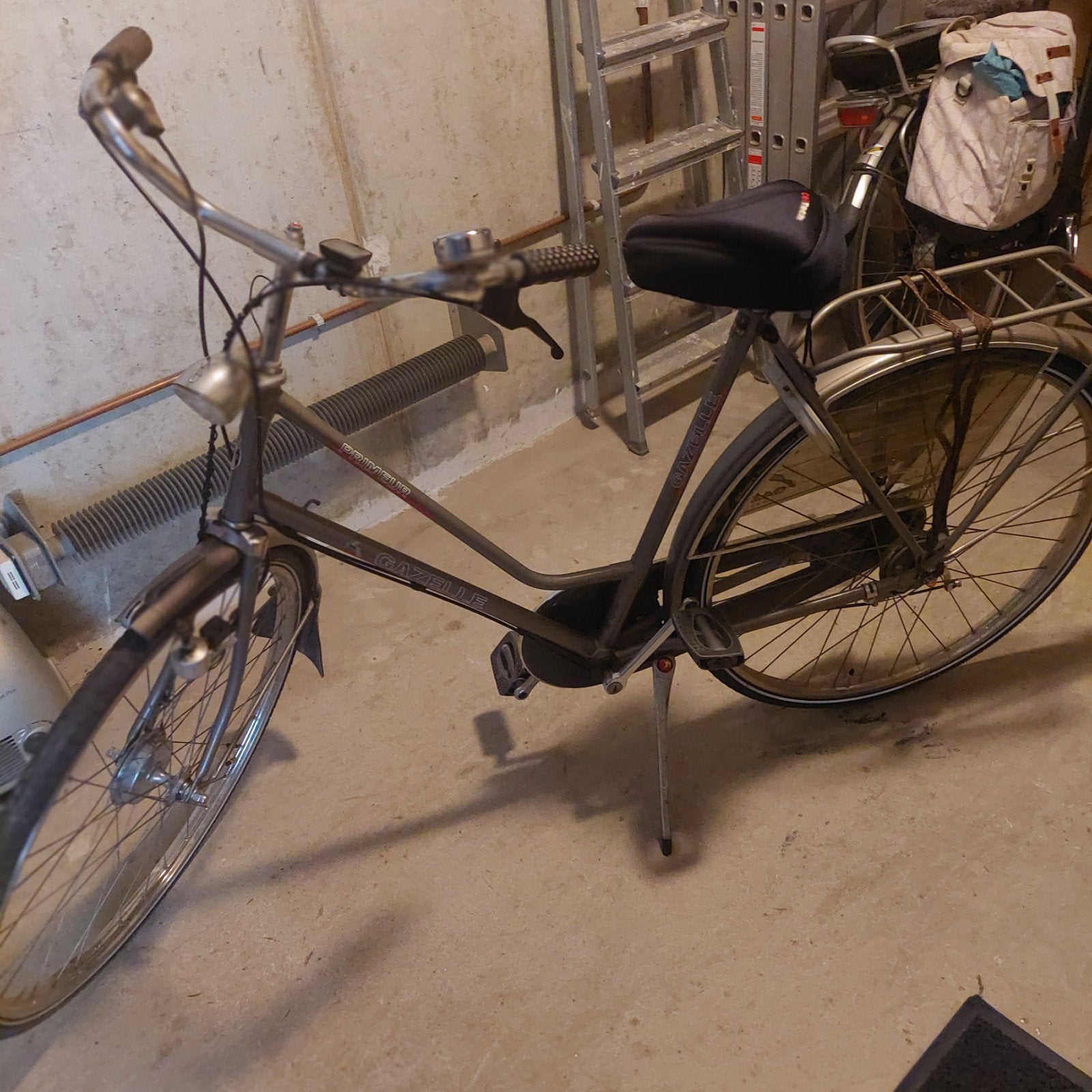 Gazelle Primeur damesfiets, 3 versnellingen, Ophalen, Gebruikt, Velgrem, Versnellingen