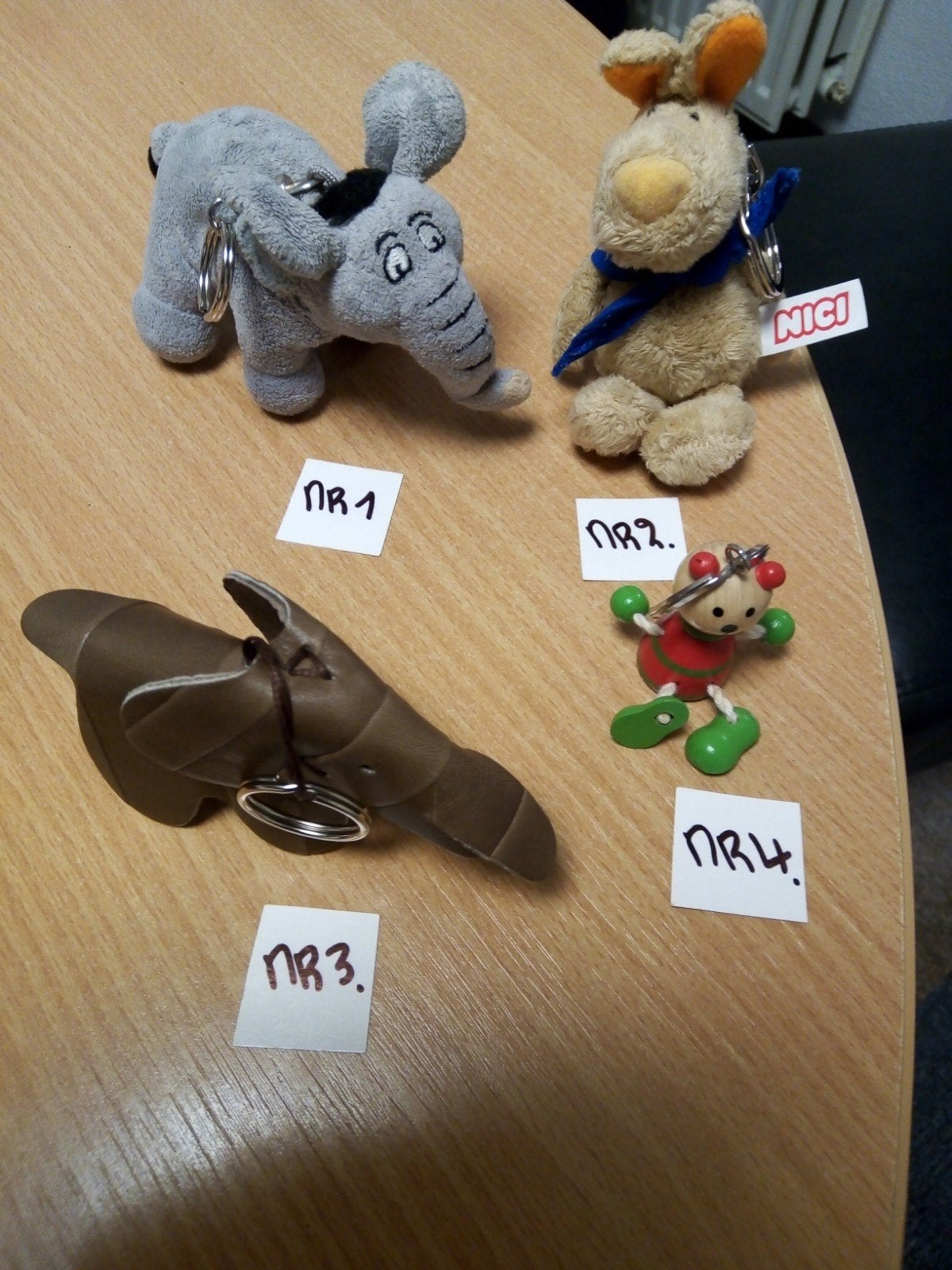 4 sleutelhangers per stuk, Verzenden, Zo goed als nieuw, Knuffel of Figuurtje