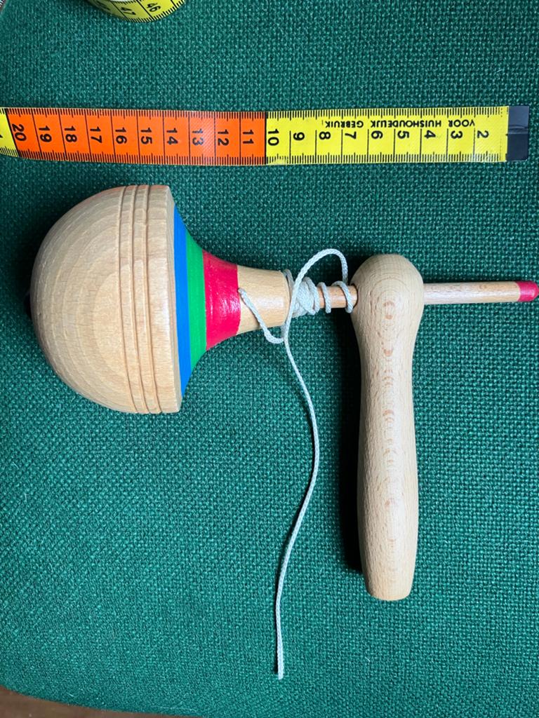 Houten tol Jojo met Handvat - Klassiek Speelgoed, Ophalen of Verzenden, Gebruikt, Jongen of Meisje
