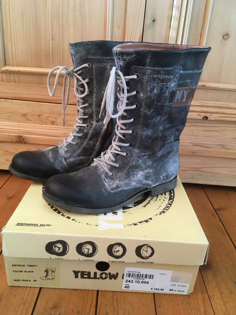 Yellow cab zwarte/grijs schoen/ laars. Rits + veters.maat 40, Schoenen met lage hakken, Zwart, Yellow cab, Nieuw