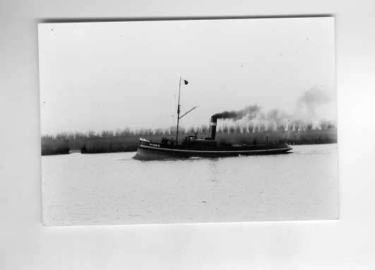 scheepvaart-foto-pernis, Ophalen of Verzenden, Zo goed als nieuw, Motorboot, Boek of Tijdschrift
