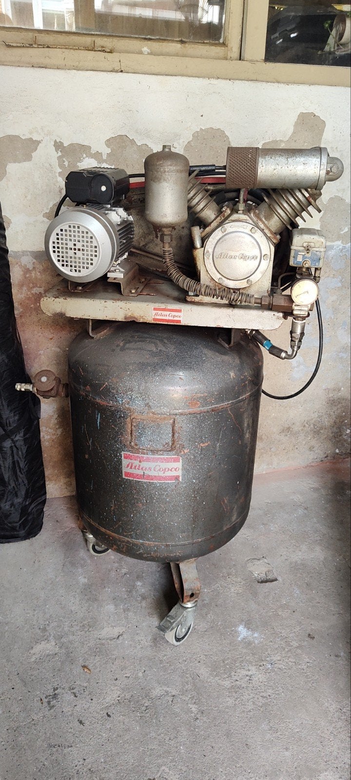 Atlas Copco Compressor met Wiltec Motor 2.2 kW, Doe-het-zelf en Verbouw, Compressors, Ophalen, Gebruikt, 200 tot 400 liter/min