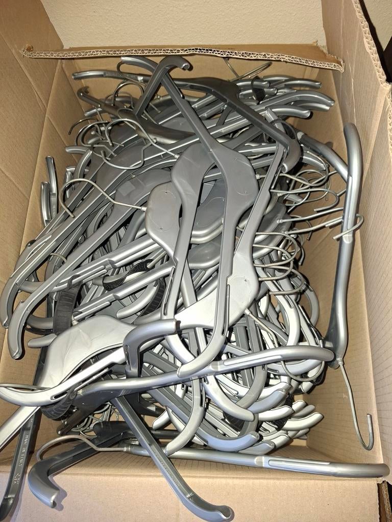 Kledinghangers 40 stuks, Ophalen of Verzenden, Gebruikt, Kunststof, Volwassenen