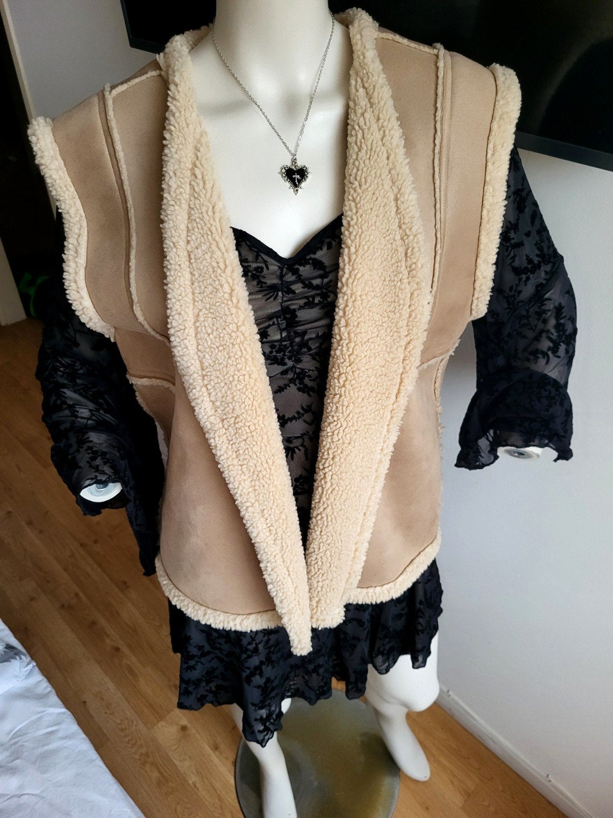 Veleste Suède-look Casual Gilet met Teddy Voering Maat 46, Ophalen of Verzenden, Zo goed als nieuw, Maat 46/48 (XL) of groter