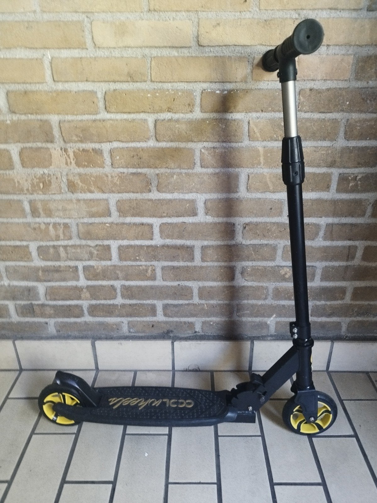 Coolwheels step (zwart met gele of rode wielen), Ophalen, Zo goed als nieuw, Gewone step, Coolwheels