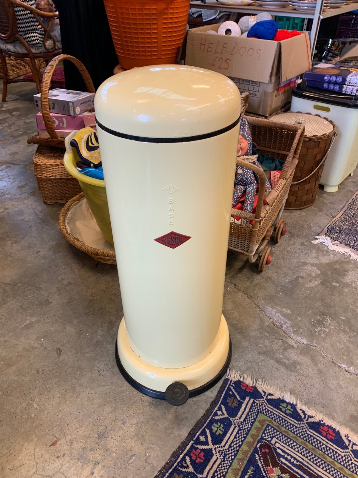 Wesco Baseboy of Big Baseboy pedaalemmer kleur amandel., Verzenden, Zo goed als nieuw