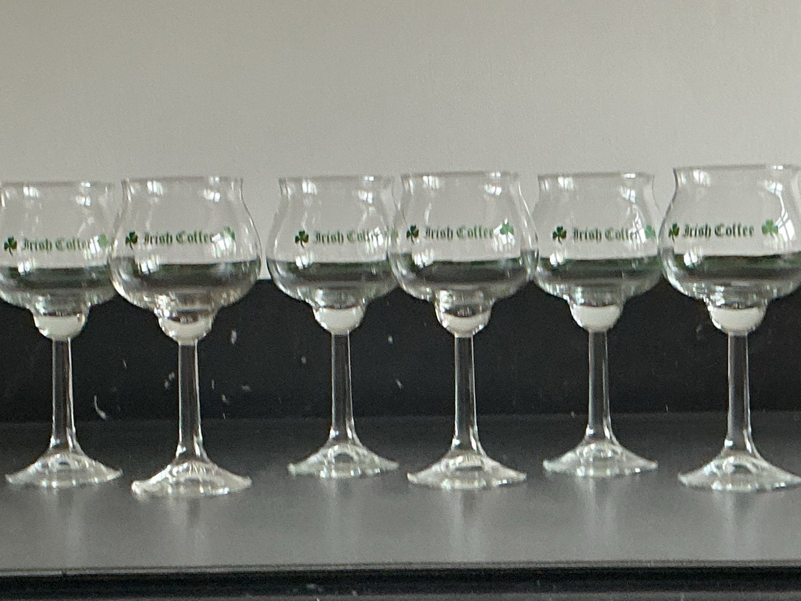 Set van 6 Irish Coffee glazen met groen klaverblad, Antiek en Kunst, Ophalen of Verzenden
