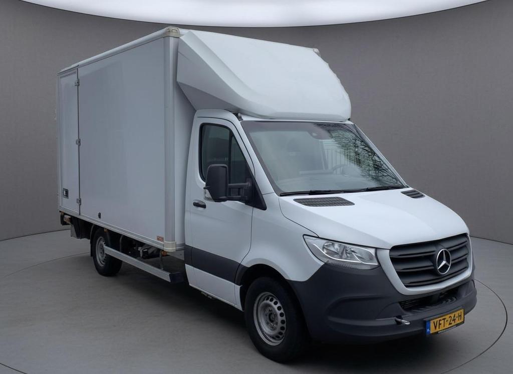 Mercedes Sprinter bestel 214 2.2 CDI Bakwagen+Laadklep 2020, Auto's, Automaat, Stof, Gebruikt, Wit