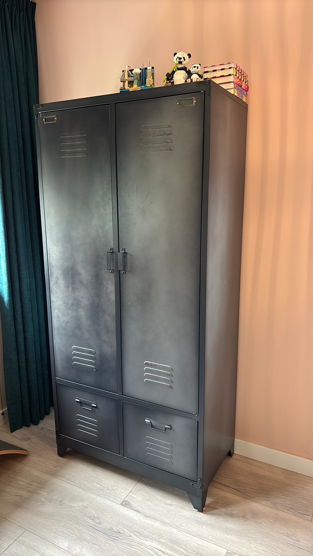 Maisons Du Monde metalen lockerkast, Huis en Inrichting, Ophalen, Zo goed als nieuw