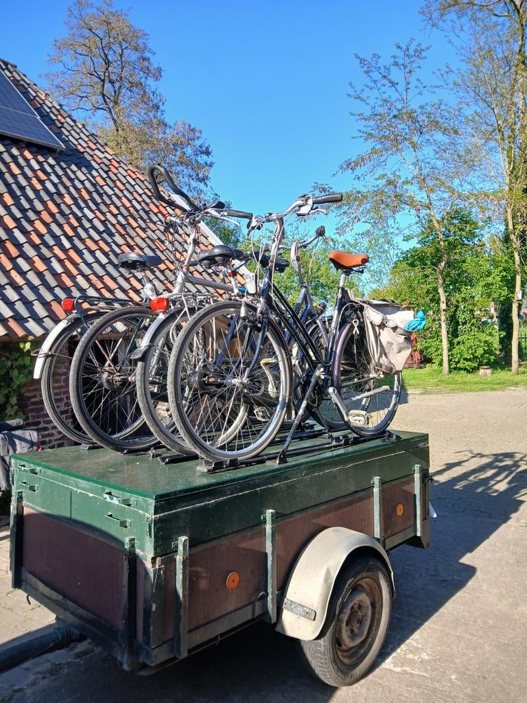 Vakantiekar, dichte/open aanhanger met fietsendragers, Ophalen