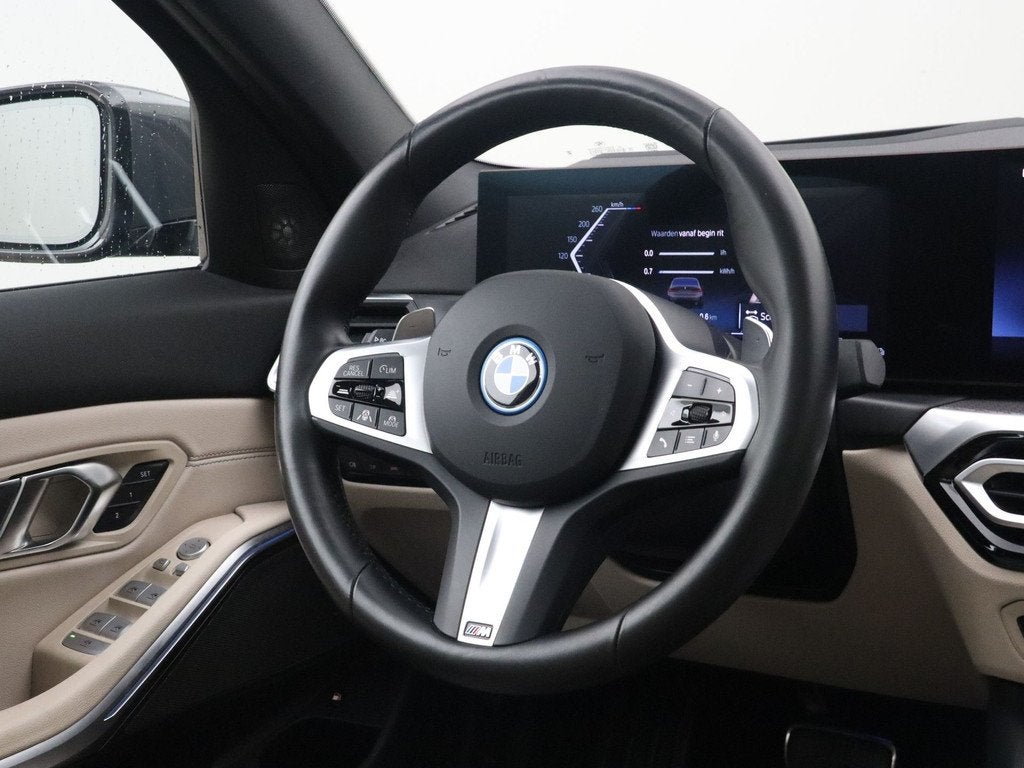 BMW 3 Serie 330e Sedan xDrive SoH 98% (bj 2024, automaat), Auto's, BMW, 1998 cc, 1800 kg, Gebruikt, 4 cilinders
