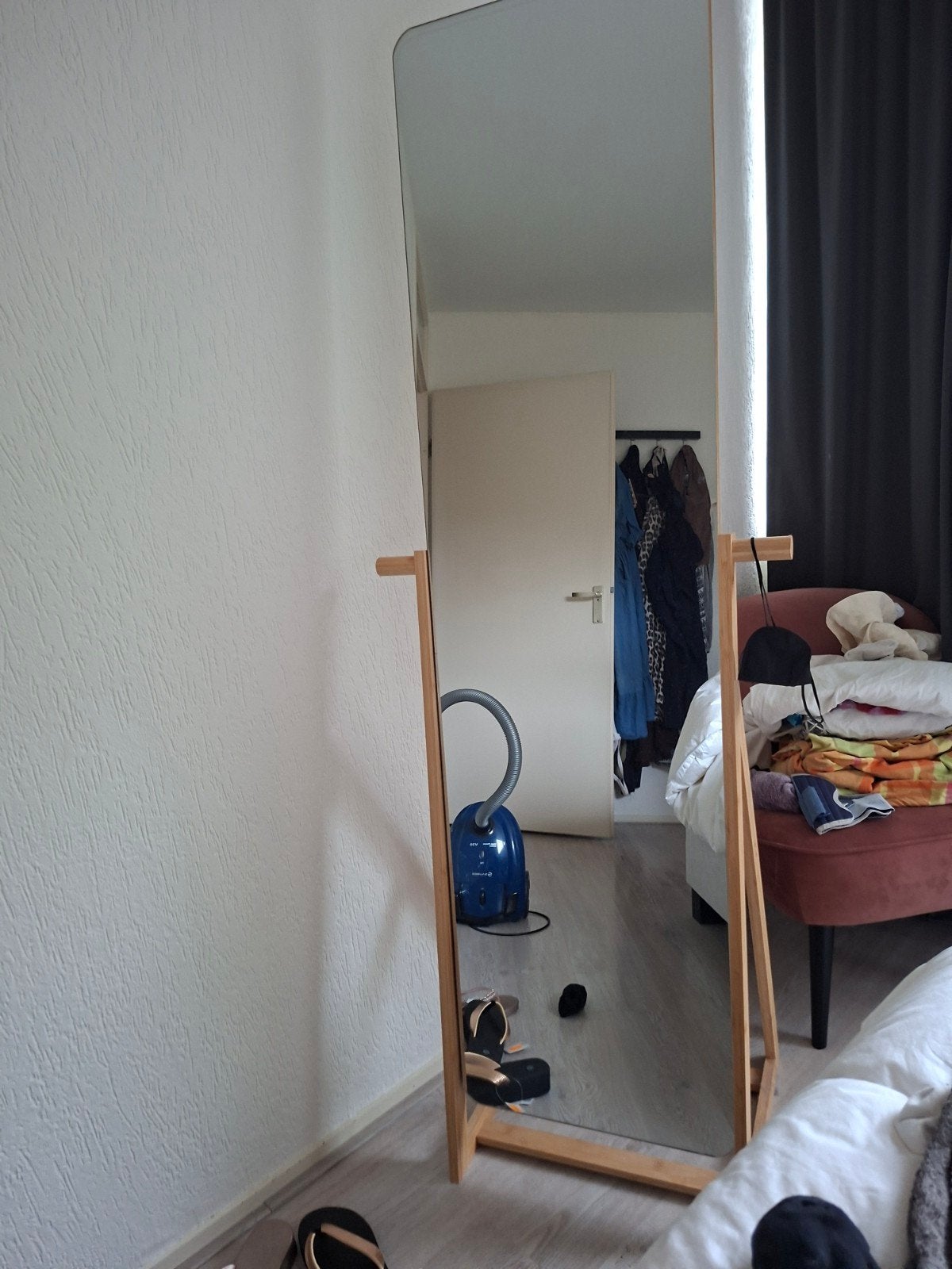Grote passpiegel met houten standaard, Ophalen, Gebruikt, 150 tot 200 cm, Rechthoekig