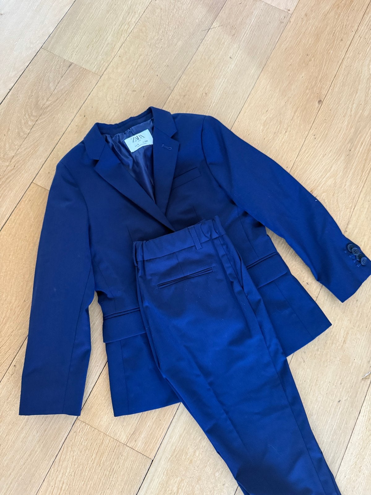 Zara pak voor jongens - Blazer en broek maat 128, Ophalen of Verzenden, Zo goed als nieuw, Jongen, Setje
