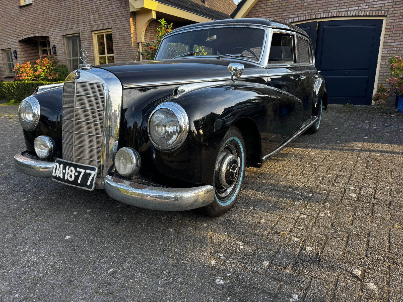 Mercedes-Benz 300 A Adenauer – bouwjaar 1952, Auto's, Beige, Zwart, Mercedes-Benz, Handgeschakeld