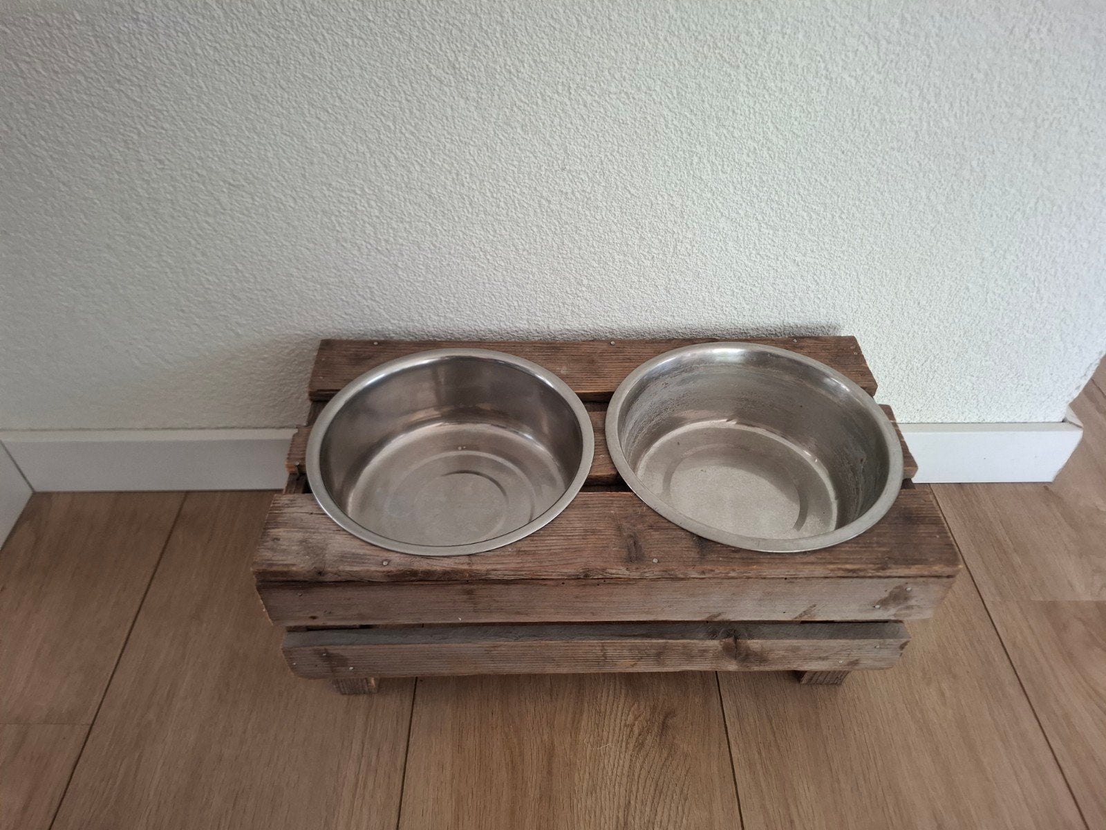 Hondenvoer/water bak aardappelkistje, Ophalen, Gebruikt