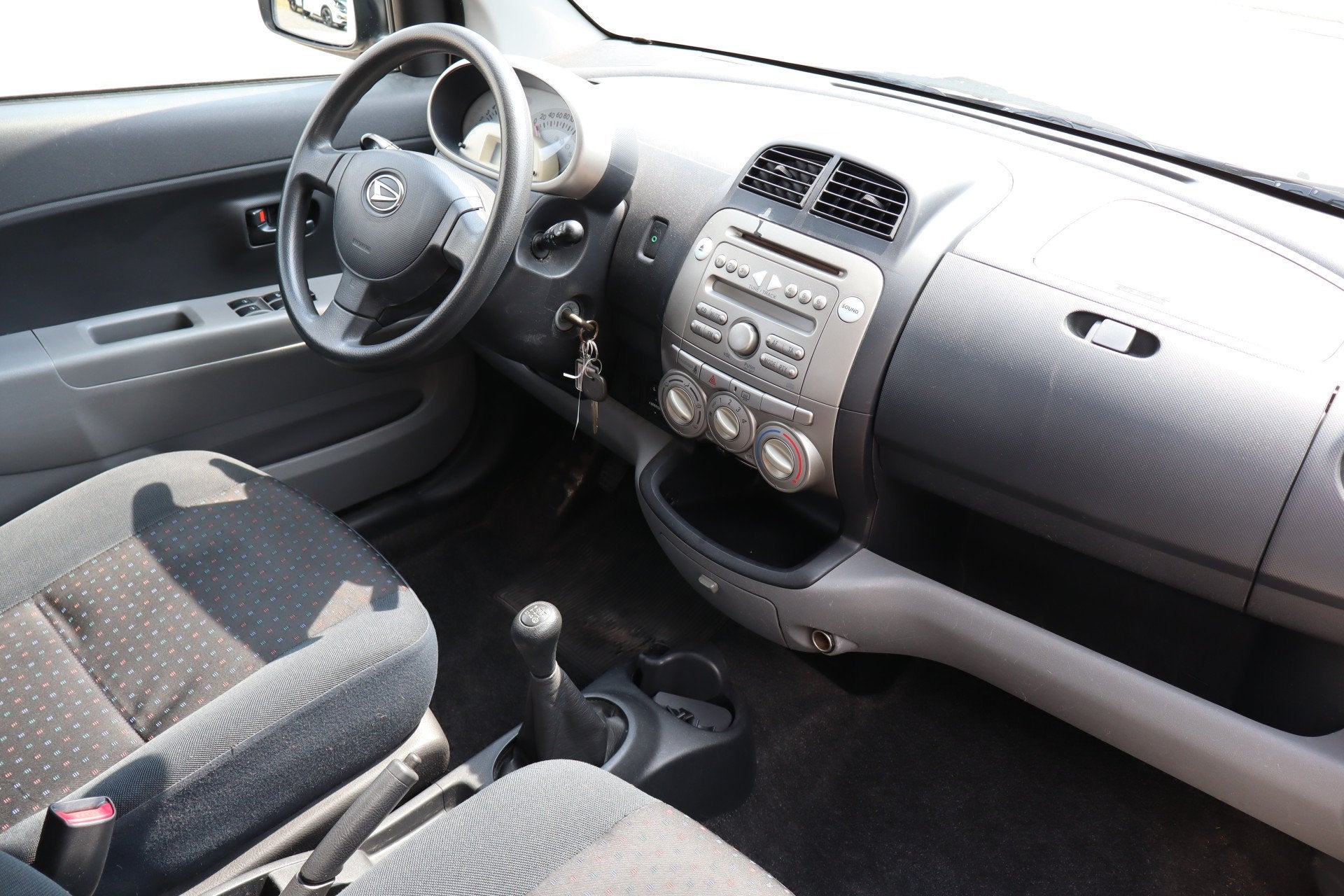 Daihatsu Sirion 2 1.0-12V Nederlandse auto! 5 Deurs/Elektris, Auto's, Stof, Gebruikt, Beige, Bedrijf