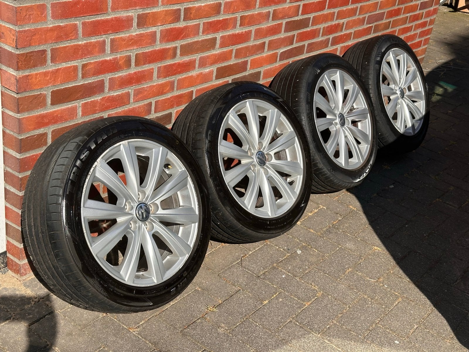 Set van 4 Volkswagen velgen met zomerbanden 16 inch, Auto-onderdelen, Banden en Velgen, Ophalen, 16 inch, Banden en Velgen, Personenwagen