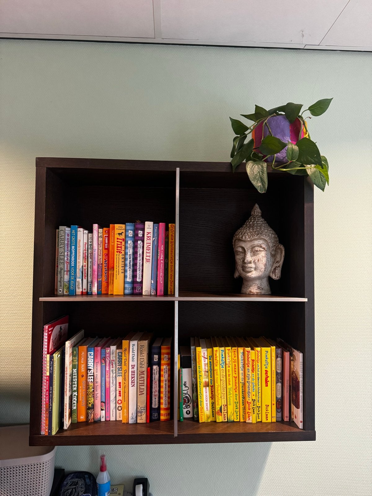 Donkerbruin wandrek/boekenplank met 4 vakken, Ophalen, Met plank(en), Gebruikt, 50 tot 100 cm