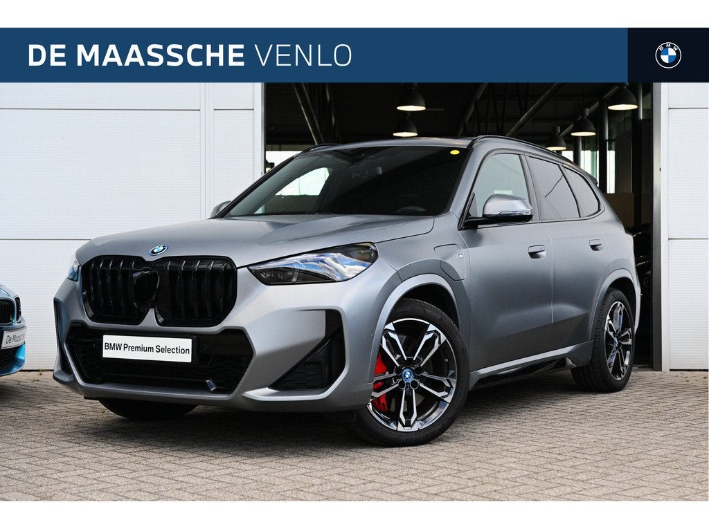 BMW X1 xDrive25e M Sport Automaat / Panoramadak / Sportstoel