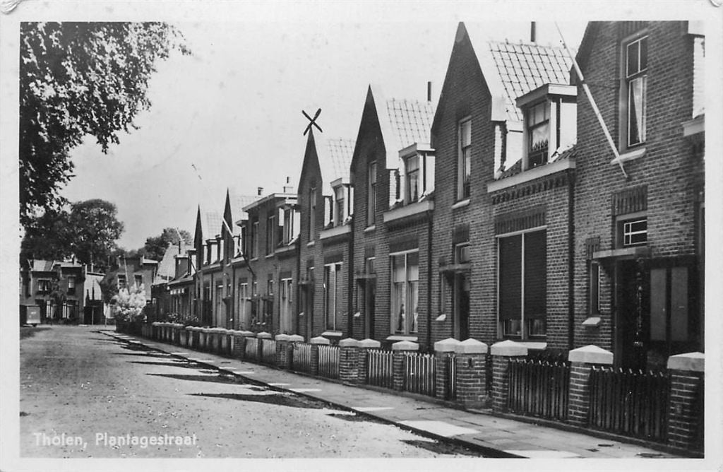 378-374-035 Tholen Plantagestraat, Ophalen of Verzenden, Voor 1920, Zeeland