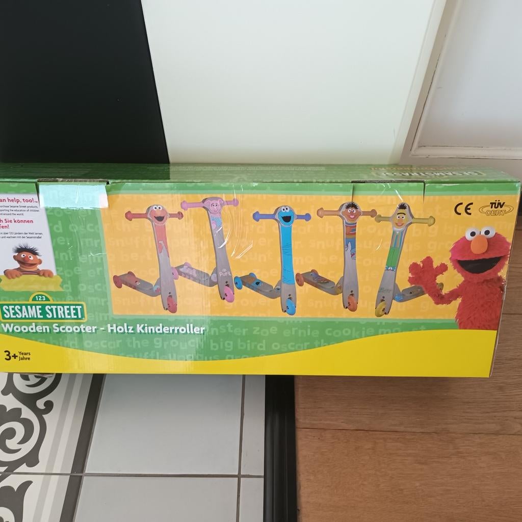 Nieuwe Houten Step Sesamstraat Bert - Ongeopend!, Fietsen en Brommers, Steps, Nieuw, Gewone step, Ophalen of Verzenden
