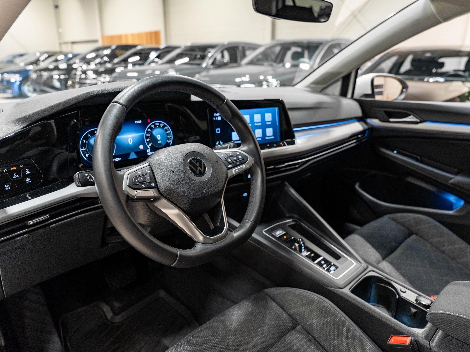 Volkswagen Golf 1.0 eTSI DSG Life Business, Apple Carplay, A, Auto's, Dealer onderhouden, Stof, Gebruikt, Zwart