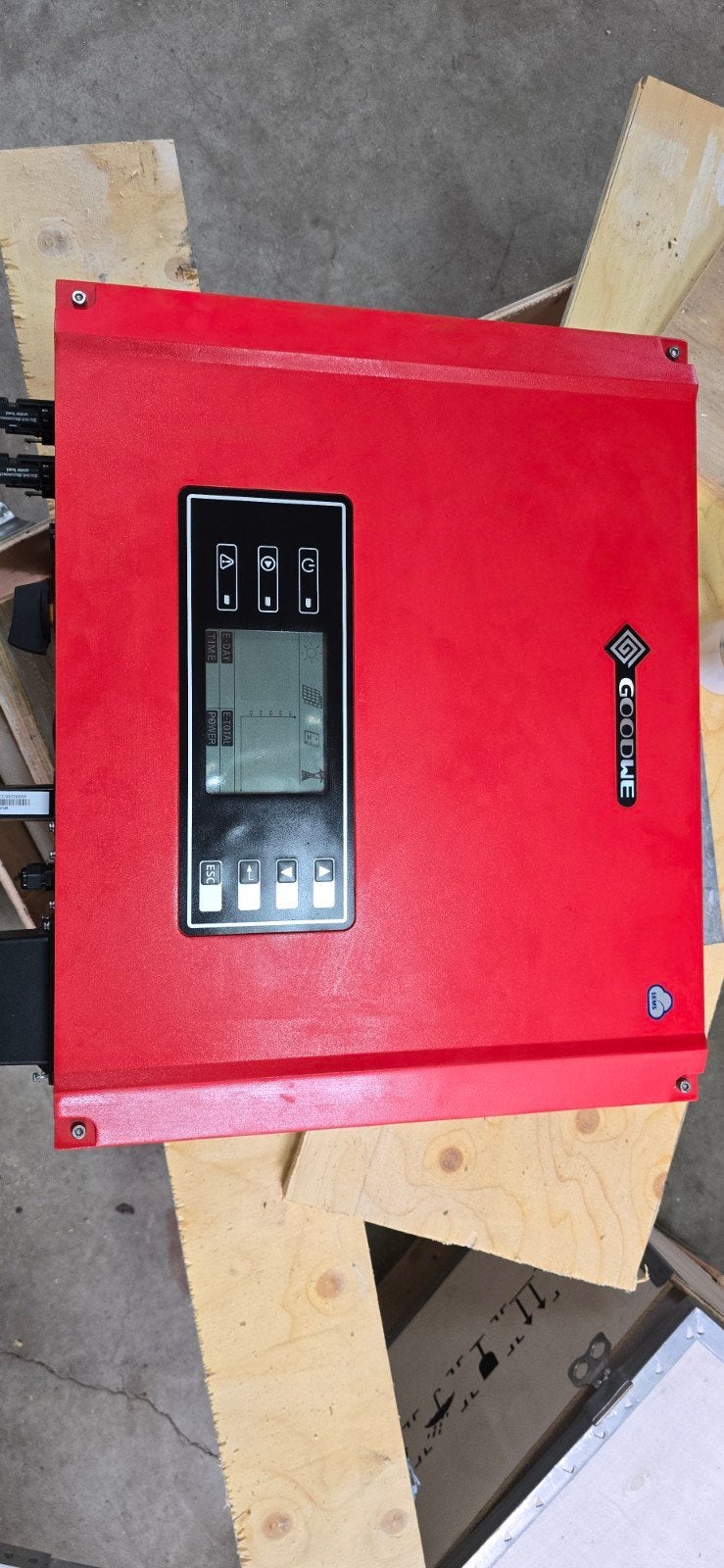 GoodWe GW8000-DT Omvormer - Zo goed als nieuw, Doe-het-zelf en Verbouw, Zonnepanelen en Toebehoren, Ophalen
