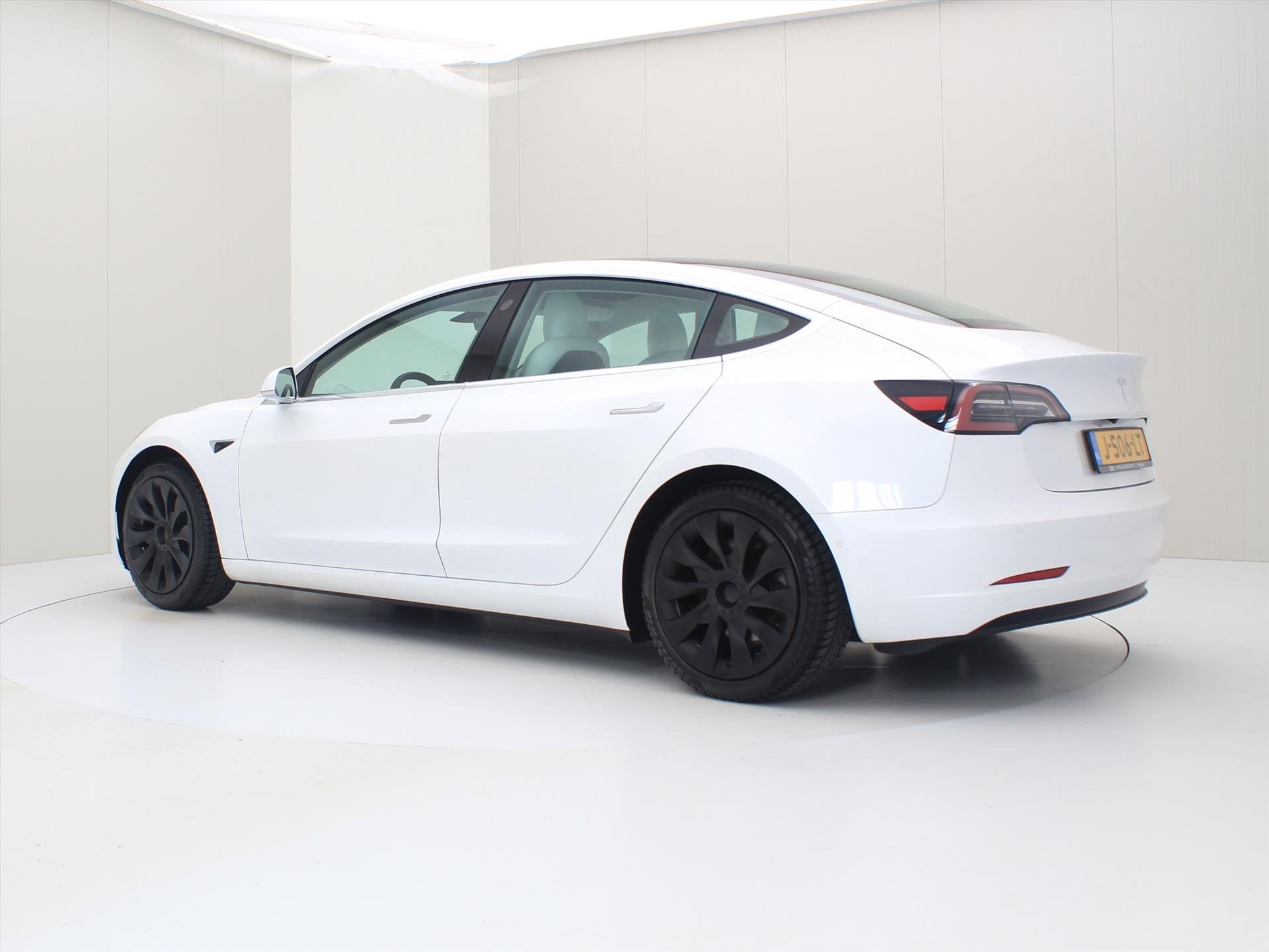 Tesla Model 3 Standard RWD Plus 85% SoH [ WIT LEDER+AUTOPILO, Automaat, Gebruikt, Wit, Origineel Nederlands