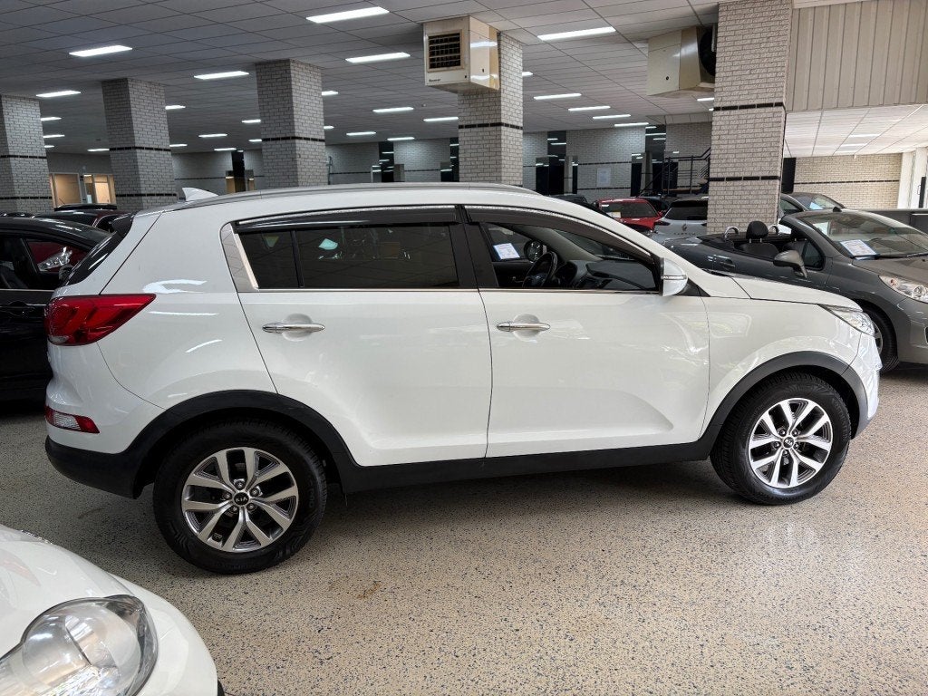 Kia SPORTAGE 1.6 GDI X-Treme Navigatie Sport Leder Winterpak, Auto's, Voorwielaandrijving, 135 pk, Gebruikt, Wit