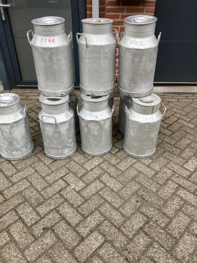 Mooie oude aluminium melkbussen ,nu 30 euro per stuk, Ophalen, Gebruikt