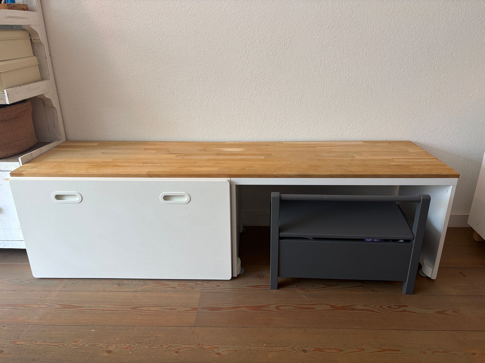 Ikea Trofast bureau met opbergruimte en houten blad, Ophalen, Gebruikt